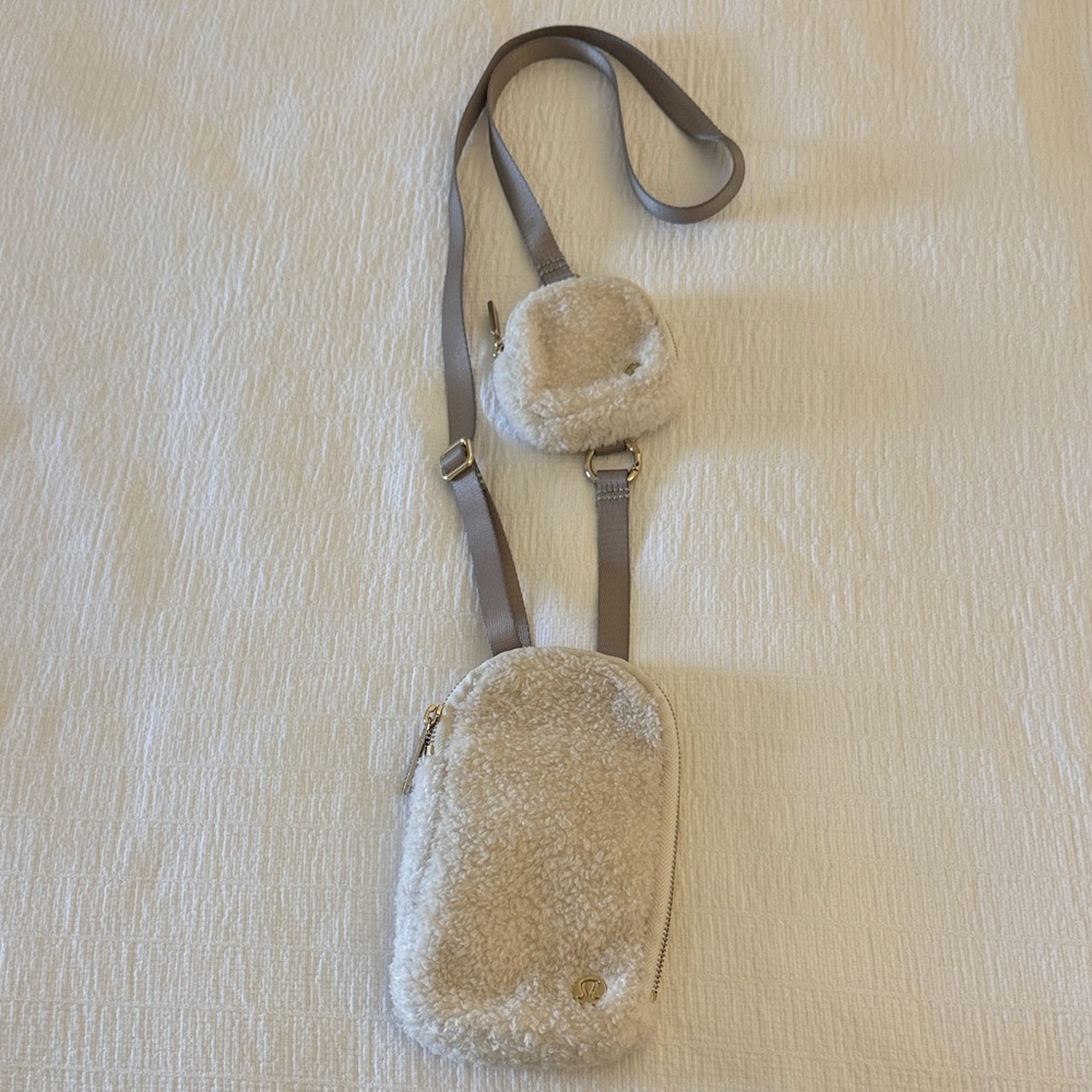 Lululemon Athletica Cream phone Crossbody Bag Set with AirPod holder